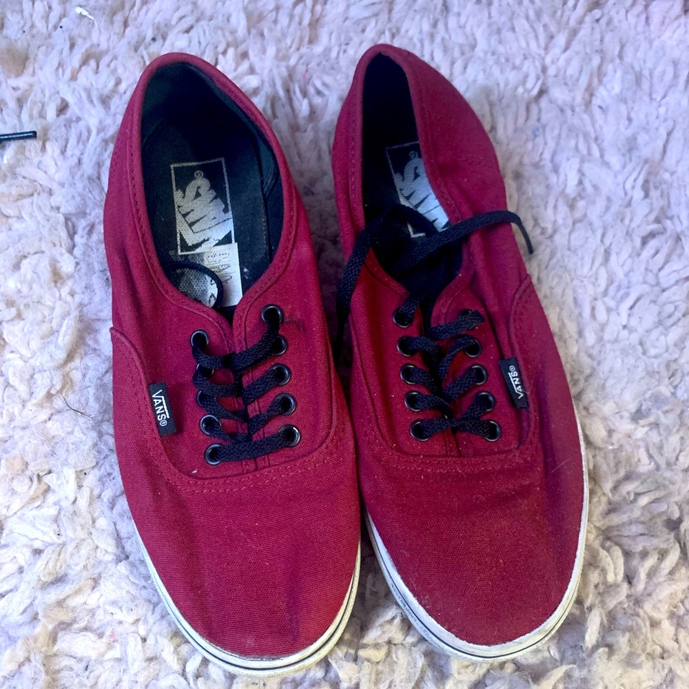 Women’s VANS used Burgundy size 7 !